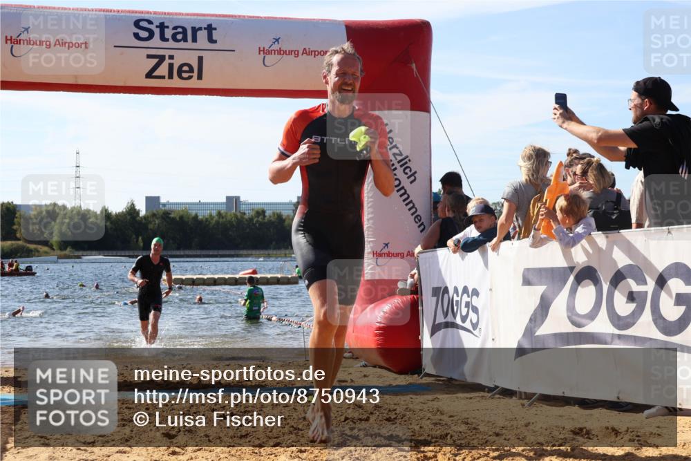 07.09.2025 - 19. Norderstedt Triathlon Luisa Fischer http://msf.ph/oto/8750943 07.09.2025 11:18:00 Schwimmen 736, 1357 meine-sportfotos.de