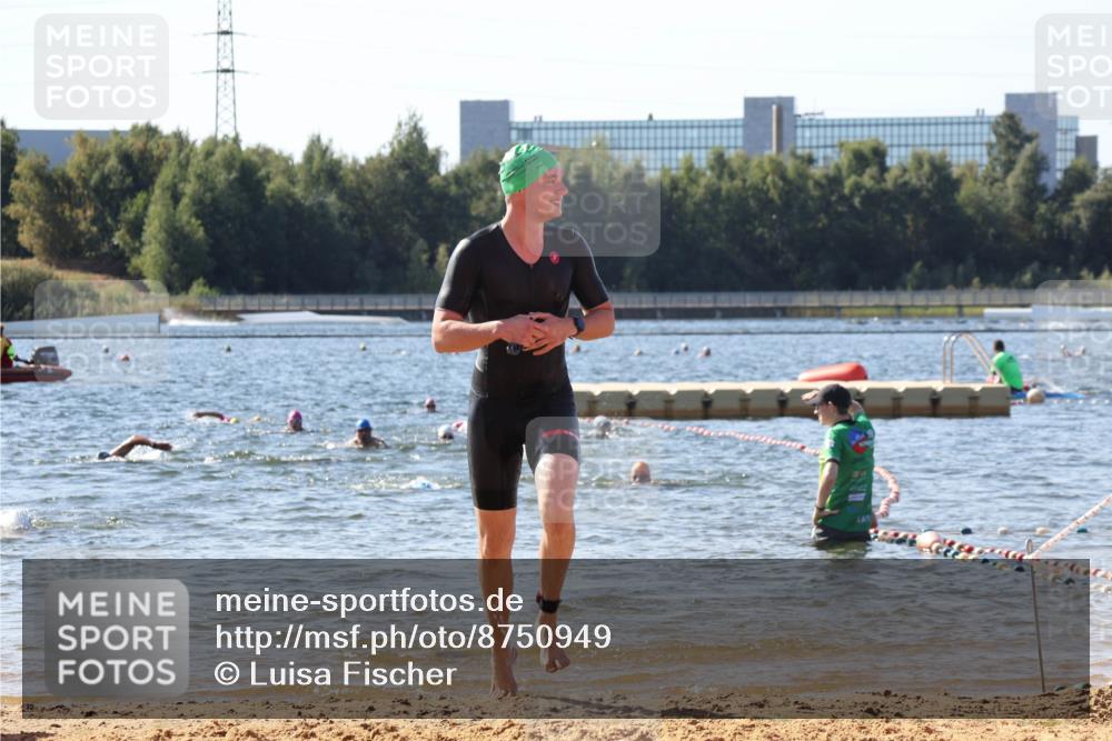 07.09.2025 - 19. Norderstedt Triathlon Luisa Fischer http://msf.ph/oto/8750949 07.09.2025 11:18:01 Schwimmen 736, 1357 meine-sportfotos.de