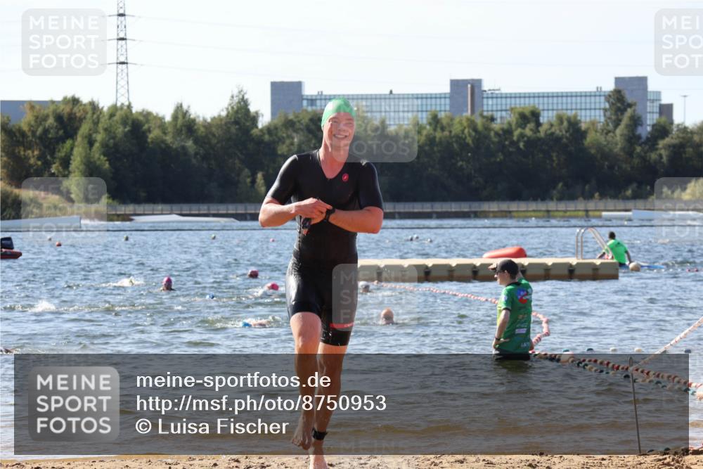 07.09.2025 - 19. Norderstedt Triathlon Luisa Fischer http://msf.ph/oto/8750953 07.09.2025 11:18:02 Schwimmen 736, 1357 meine-sportfotos.de