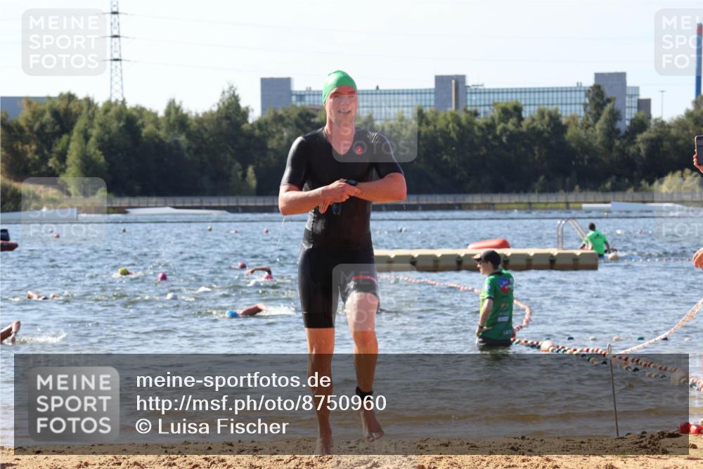07.09.2025 - 19. Norderstedt Triathlon Luisa Fischer http://msf.ph/oto/8750960 07.09.2025 11:18:02 Schwimmen 736, 1357 meine-sportfotos.de