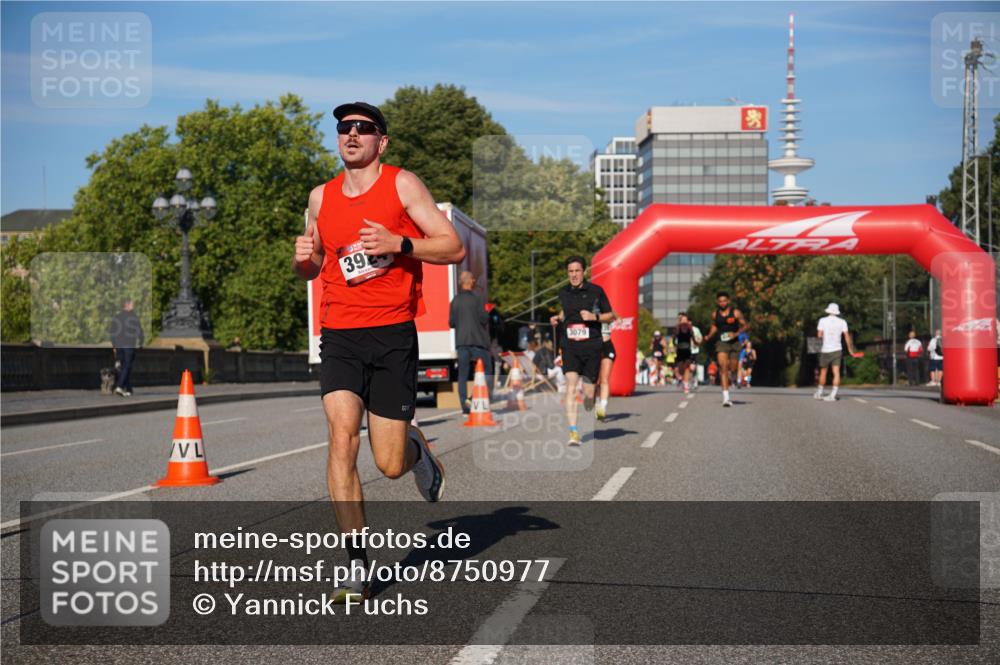07.09.2025 - BARMER Alsterlauf Yannick Fuchs http://msf.ph/oto/8750977 07.09.2025 09:35:21 Laufen 391, 3079 meine-sportfotos.de