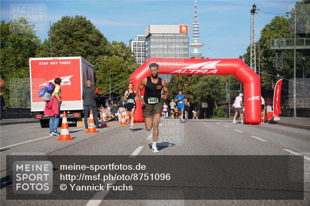 07.09.2025 - BARMER Alsterlauf Yannick Fuchs http://msf.ph/oto/8751096 07.09.2025 09:35:26 Laufen 3561, 4042 meine-sportfotos.de