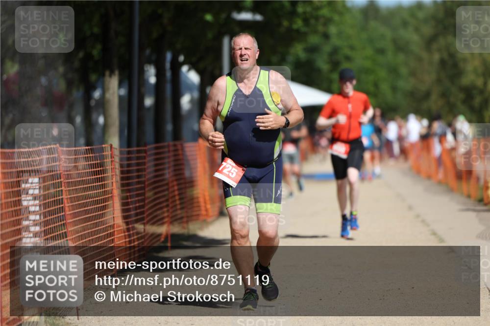 07.09.2025 - 19. Norderstedt Triathlon Michael Strokosch http://msf.ph/oto/8751119 07.09.2025 12:44:38 Laufen 725, 808, 1231 meine-sportfotos.de