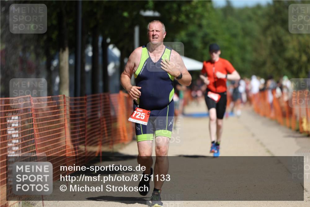 07.09.2025 - 19. Norderstedt Triathlon Michael Strokosch http://msf.ph/oto/8751133 07.09.2025 12:44:38 Laufen 725, 808, 1231 meine-sportfotos.de