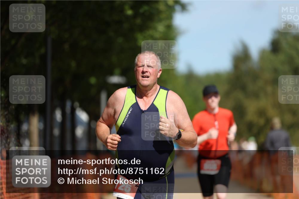 07.09.2025 - 19. Norderstedt Triathlon Michael Strokosch http://msf.ph/oto/8751162 07.09.2025 12:44:41 Laufen 725, 808, 1231 meine-sportfotos.de