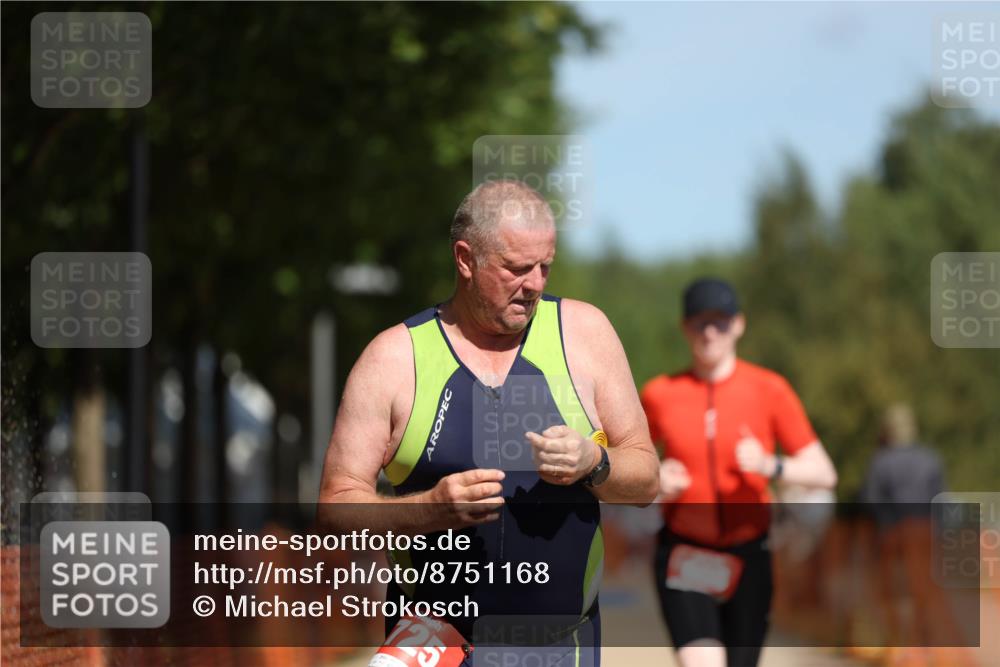 07.09.2025 - 19. Norderstedt Triathlon Michael Strokosch http://msf.ph/oto/8751168 07.09.2025 12:44:41 Laufen 725, 808, 1231 meine-sportfotos.de