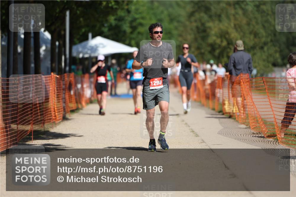 07.09.2025 - 19. Norderstedt Triathlon Michael Strokosch http://msf.ph/oto/8751196 07.09.2025 12:44:47 Laufen 808, 1290 meine-sportfotos.de