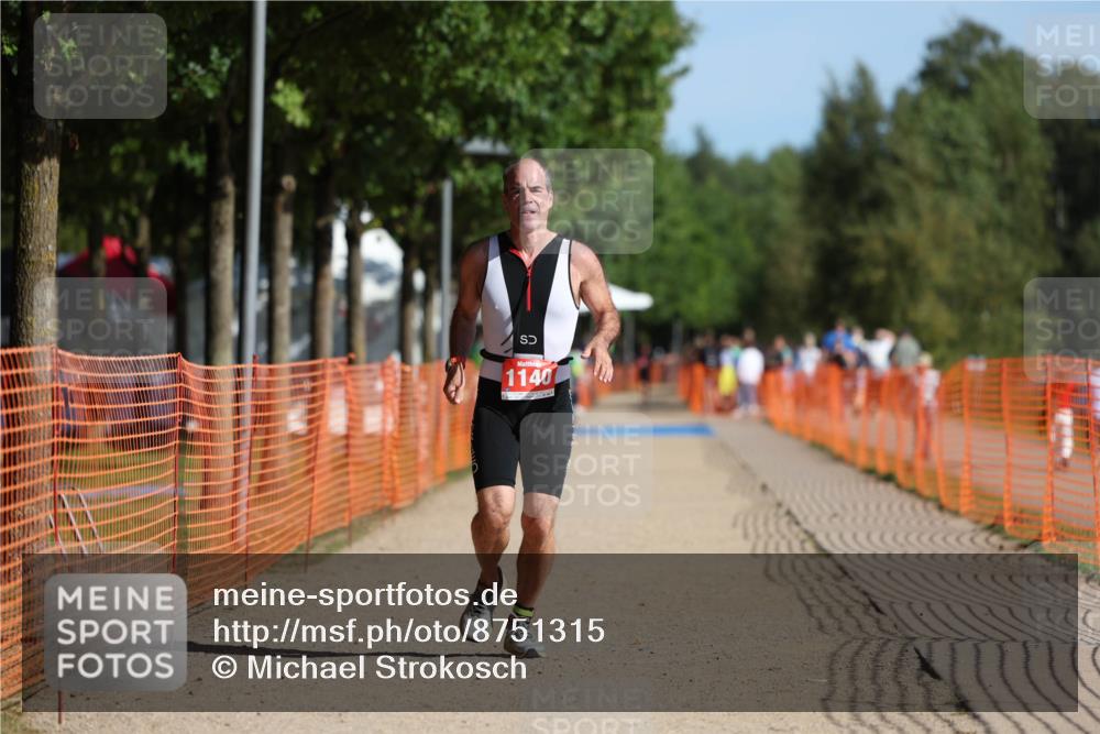 07.09.2025 - 19. Norderstedt Triathlon Michael Strokosch http://msf.ph/oto/8751315 07.09.2025 10:32:45 Laufen 1140 meine-sportfotos.de