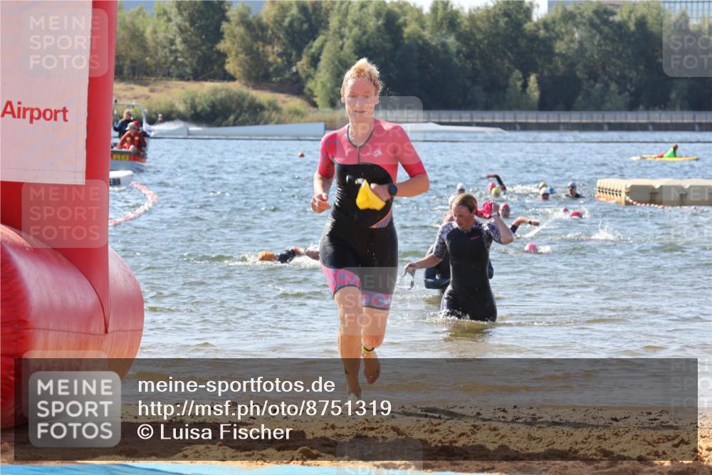 07.09.2025 - 19. Norderstedt Triathlon Luisa Fischer http://msf.ph/oto/8751319 07.09.2025 11:18:57 Schwimmen 155, 191, 299, 801 meine-sportfotos.de