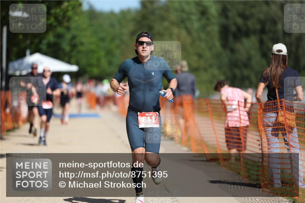 07.09.2025 - 19. Norderstedt Triathlon Michael Strokosch http://msf.ph/oto/8751395 07.09.2025 12:45:03 Laufen 811, 1241 meine-sportfotos.de