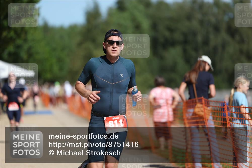 07.09.2025 - 19. Norderstedt Triathlon Michael Strokosch http://msf.ph/oto/8751416 07.09.2025 12:45:04 Laufen 811, 1241 meine-sportfotos.de