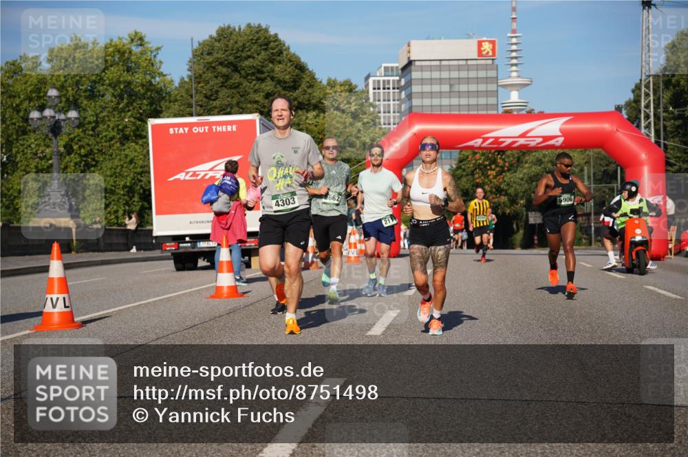 07.09.2025 - BARMER Alsterlauf Yannick Fuchs http://msf.ph/oto/8751498 07.09.2025 09:35:39 Laufen 4303, 662, 1, 211, 5906 meine-sportfotos.de