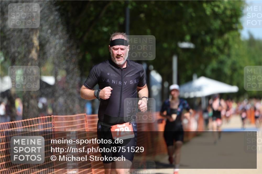 07.09.2025 - 19. Norderstedt Triathlon Michael Strokosch http://msf.ph/oto/8751529 07.09.2025 12:45:13 Laufen 729, 1241, 1343 meine-sportfotos.de