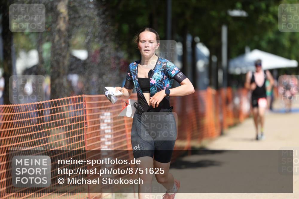 07.09.2025 - 19. Norderstedt Triathlon Michael Strokosch http://msf.ph/oto/8751625 07.09.2025 12:45:17 Laufen 729, 1272, 1343 meine-sportfotos.de