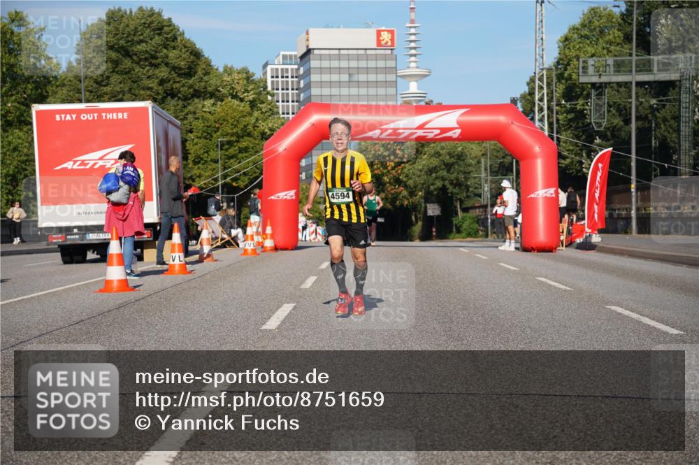 07.09.2025 - BARMER Alsterlauf Yannick Fuchs http://msf.ph/oto/8751659 07.09.2025 09:35:44 Laufen 1, 4594 meine-sportfotos.de
