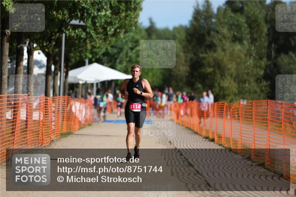 07.09.2025 - 19. Norderstedt Triathlon Michael Strokosch http://msf.ph/oto/8751744 07.09.2025 10:35:05 Laufen 1114 meine-sportfotos.de
