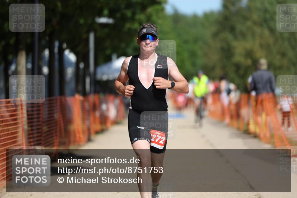 07.09.2025 - 19. Norderstedt Triathlon Michael Strokosch http://msf.ph/oto/8751753 07.09.2025 12:45:23 Laufen 1272 meine-sportfotos.de