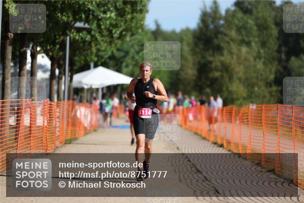 07.09.2025 - 19. Norderstedt Triathlon Michael Strokosch http://msf.ph/oto/8751777 07.09.2025 10:35:06 Laufen 1114 meine-sportfotos.de