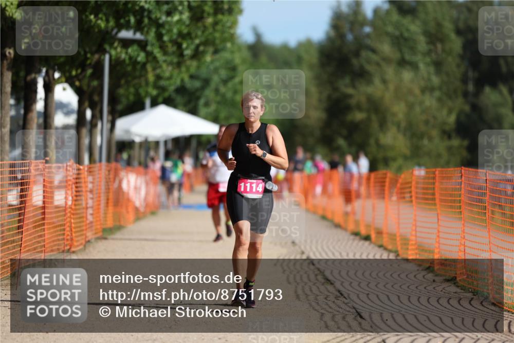 07.09.2025 - 19. Norderstedt Triathlon Michael Strokosch http://msf.ph/oto/8751793 07.09.2025 10:35:07 Laufen 1114 meine-sportfotos.de