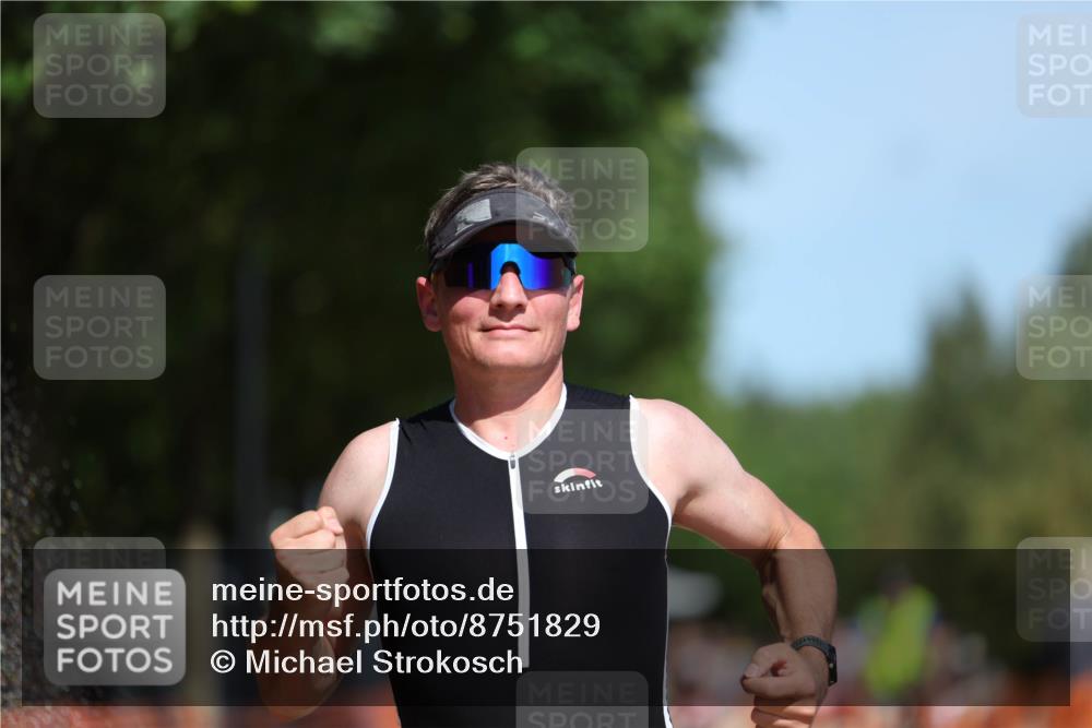 07.09.2025 - 19. Norderstedt Triathlon Michael Strokosch http://msf.ph/oto/8751829 07.09.2025 12:45:25 Laufen 1272 meine-sportfotos.de