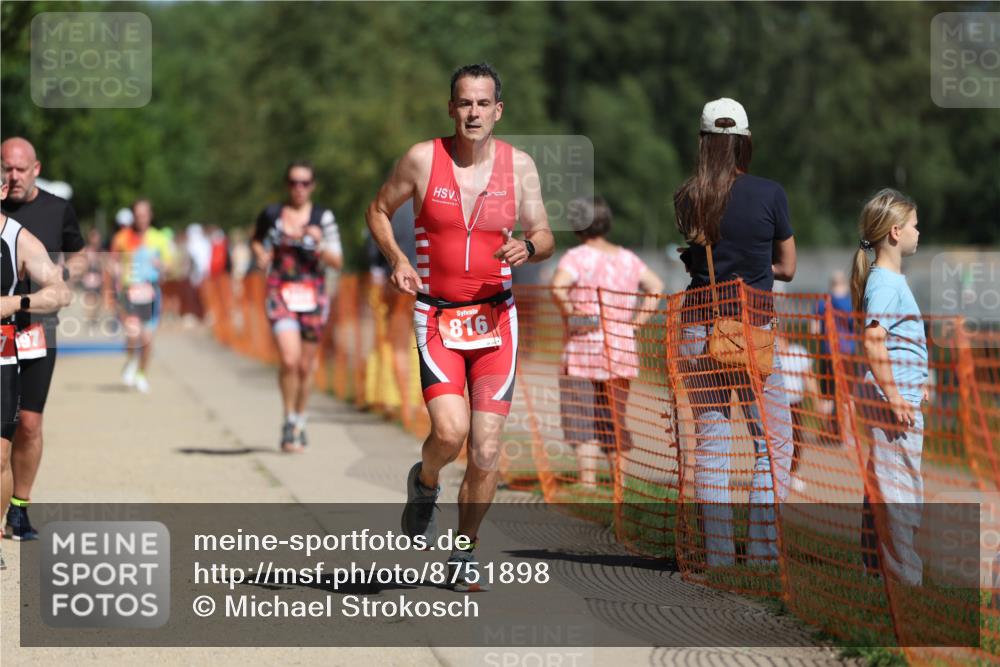 07.09.2025 - 19. Norderstedt Triathlon Michael Strokosch http://msf.ph/oto/8751898 07.09.2025 12:45:39 Laufen 184, 267, 816, 1386, 1397 meine-sportfotos.de