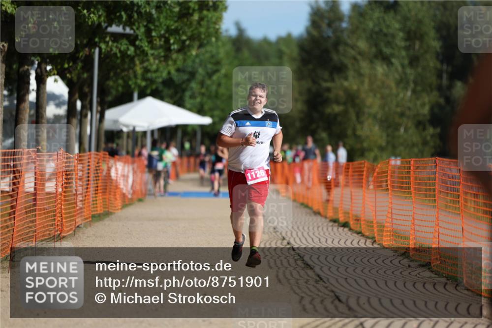 07.09.2025 - 19. Norderstedt Triathlon Michael Strokosch http://msf.ph/oto/8751901 07.09.2025 10:35:11 Laufen 1114, 1126 meine-sportfotos.de