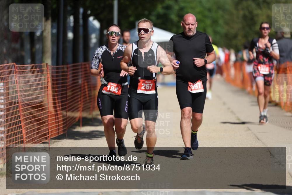 07.09.2025 - 19. Norderstedt Triathlon Michael Strokosch http://msf.ph/oto/8751934 07.09.2025 12:45:41 Laufen 184, 245, 267, 816, 1386, 1397 meine-sportfotos.de