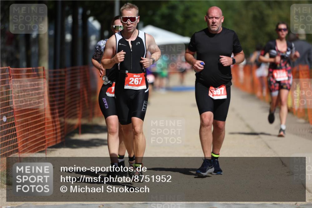 07.09.2025 - 19. Norderstedt Triathlon Michael Strokosch http://msf.ph/oto/8751952 07.09.2025 12:45:41 Laufen 184, 245, 267, 816, 1386, 1397 meine-sportfotos.de