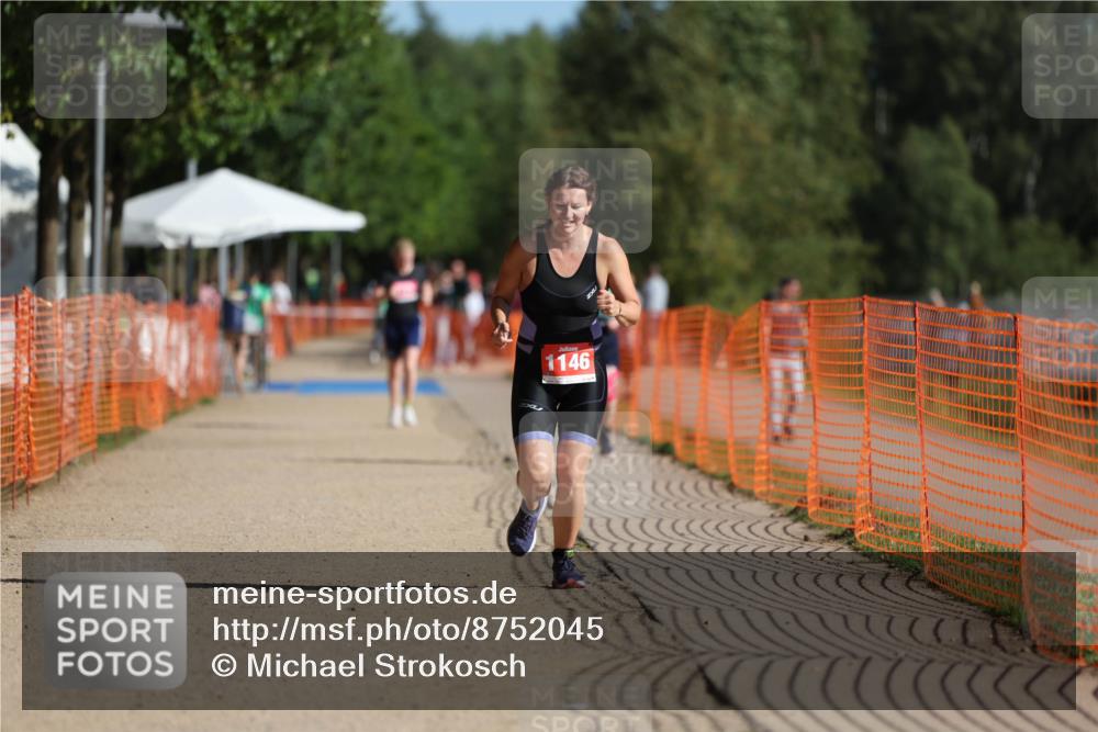 07.09.2025 - 19. Norderstedt Triathlon Michael Strokosch http://msf.ph/oto/8752045 07.09.2025 10:35:28 Laufen 1146 meine-sportfotos.de