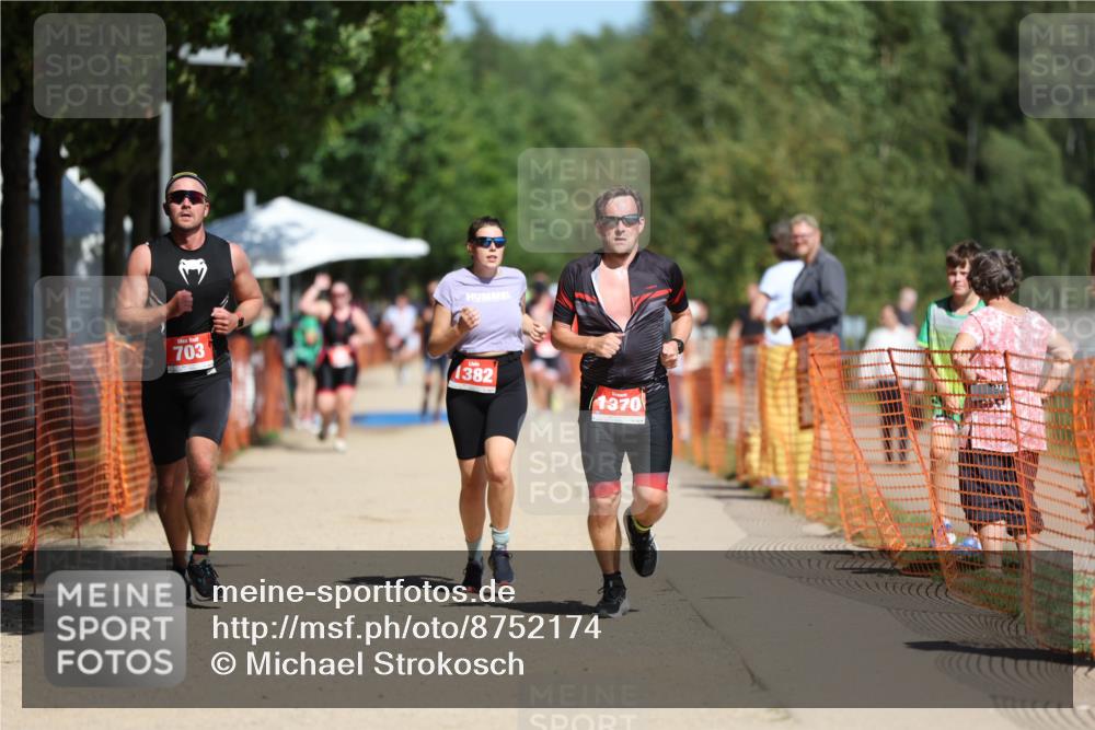 07.09.2025 - 19. Norderstedt Triathlon Michael Strokosch http://msf.ph/oto/8752174 07.09.2025 12:46:04 Laufen 703, 1370, 1382 meine-sportfotos.de