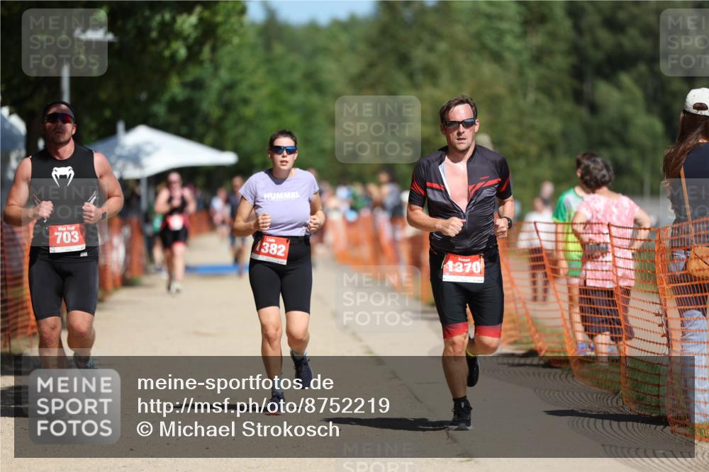 07.09.2025 - 19. Norderstedt Triathlon Michael Strokosch http://msf.ph/oto/8752219 07.09.2025 12:46:05 Laufen 703, 1370, 1382 meine-sportfotos.de