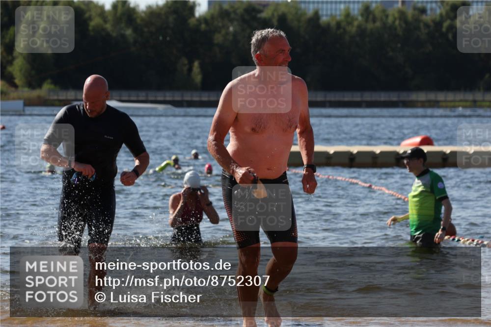 07.09.2025 - 19. Norderstedt Triathlon Luisa Fischer http://msf.ph/oto/8752307 07.09.2025 11:22:22 Schwimmen 233, 234, 287, 1315, 1319 meine-sportfotos.de