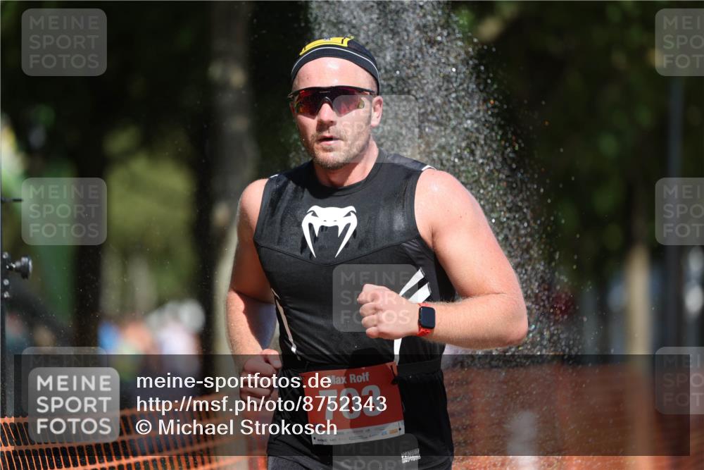 07.09.2025 - 19. Norderstedt Triathlon Michael Strokosch http://msf.ph/oto/8752343 07.09.2025 12:46:10 Laufen 703, 1370, 1382 meine-sportfotos.de