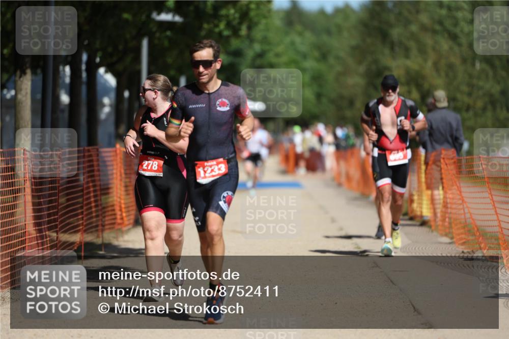 07.09.2025 - 19. Norderstedt Triathlon Michael Strokosch http://msf.ph/oto/8752411 07.09.2025 12:46:19 Laufen 278, 695, 728, 1233 meine-sportfotos.de