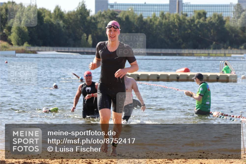 07.09.2025 - 19. Norderstedt Triathlon Luisa Fischer http://msf.ph/oto/8752417 07.09.2025 11:23:02 Schwimmen 859 meine-sportfotos.de