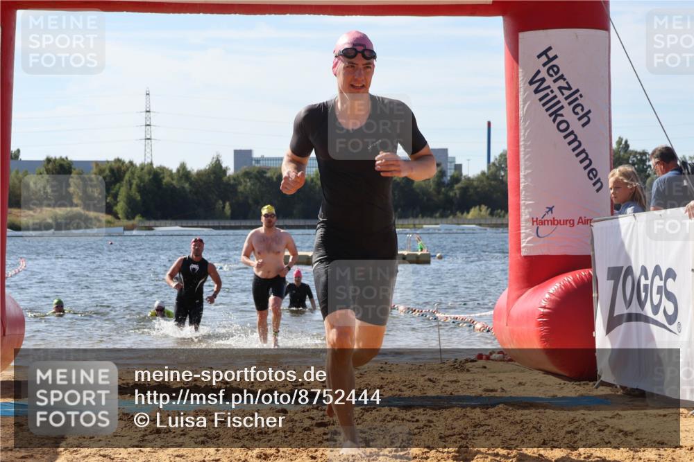 07.09.2025 - 19. Norderstedt Triathlon Luisa Fischer http://msf.ph/oto/8752444 07.09.2025 11:23:05 Schwimmen 703, 857, 859 meine-sportfotos.de