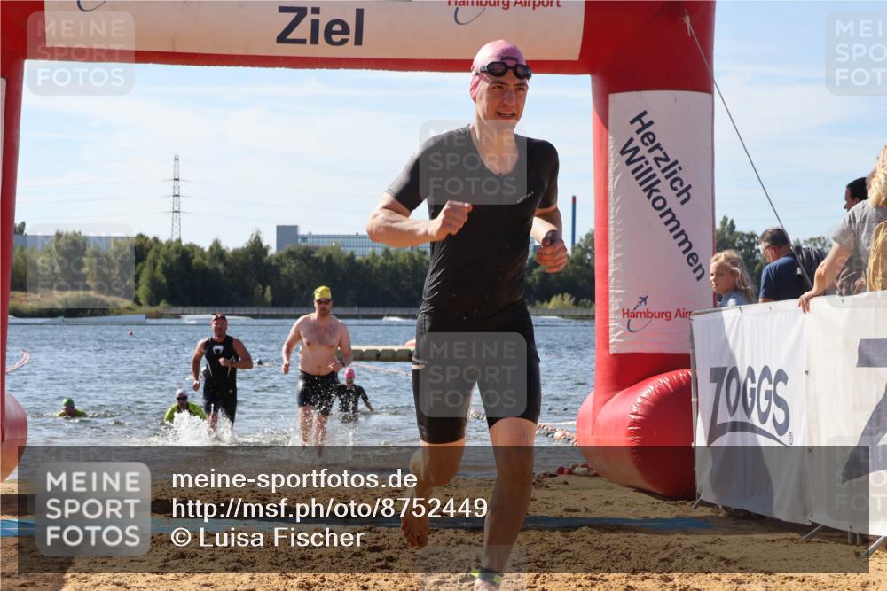 07.09.2025 - 19. Norderstedt Triathlon Luisa Fischer http://msf.ph/oto/8752449 07.09.2025 11:23:05 Schwimmen 703, 857, 859 meine-sportfotos.de