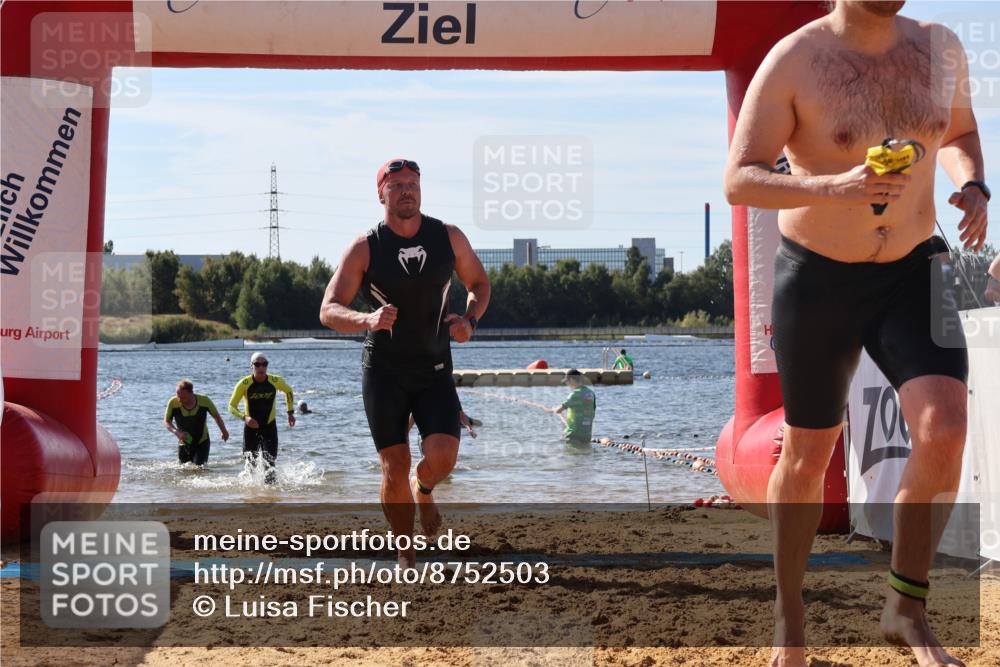 07.09.2025 - 19. Norderstedt Triathlon Luisa Fischer http://msf.ph/oto/8752503 07.09.2025 11:23:11 Schwimmen 703, 807, 857, 859 meine-sportfotos.de