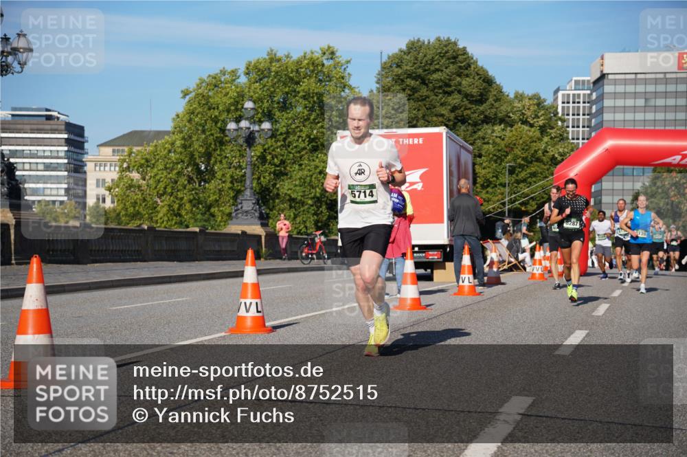 07.09.2025 - BARMER Alsterlauf Yannick Fuchs http://msf.ph/oto/8752515 07.09.2025 09:36:23 Laufen 5714, 8287, 3180, 139, 6427 meine-sportfotos.de
