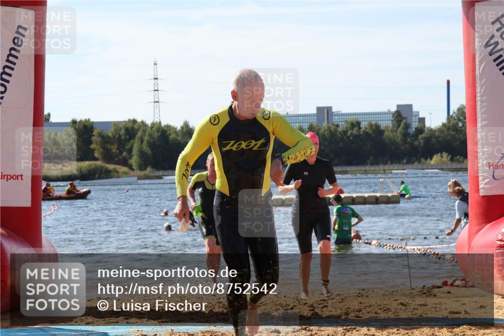 07.09.2025 - 19. Norderstedt Triathlon Luisa Fischer http://msf.ph/oto/8752542 07.09.2025 11:23:17 Schwimmen 703, 807, 857, 1282, 1349 meine-sportfotos.de