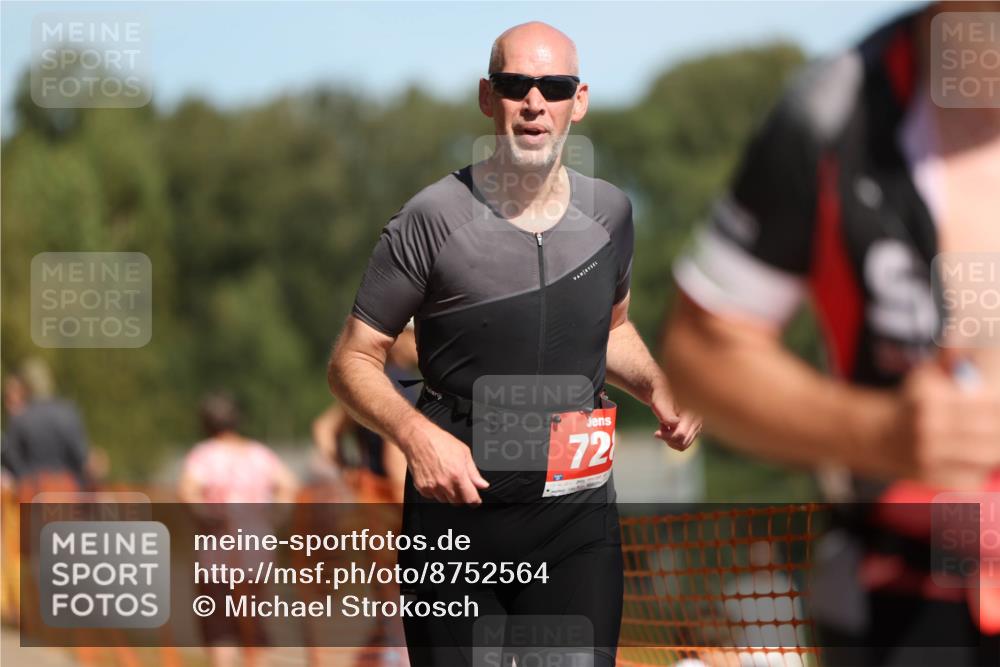 07.09.2025 - 19. Norderstedt Triathlon Michael Strokosch http://msf.ph/oto/8752564 07.09.2025 12:46:27 Laufen 278, 695, 728, 838 meine-sportfotos.de
