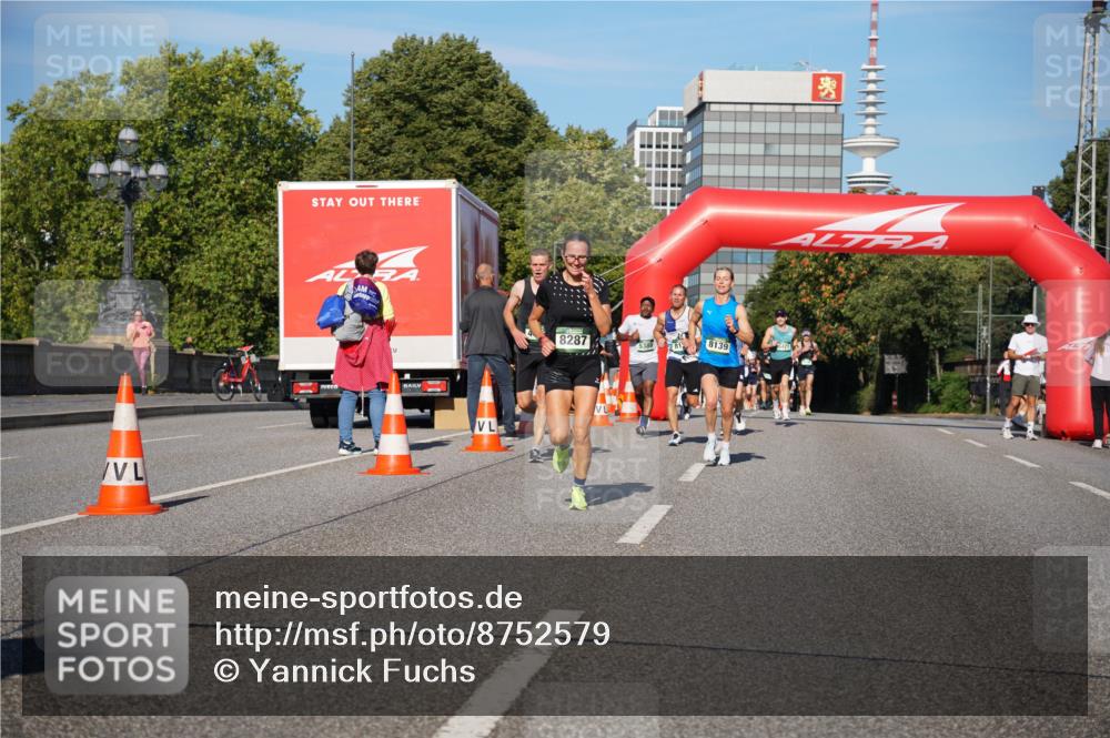 07.09.2025 - BARMER Alsterlauf Yannick Fuchs http://msf.ph/oto/8752579 07.09.2025 09:36:25 Laufen 8287, 5389, 8139 meine-sportfotos.de