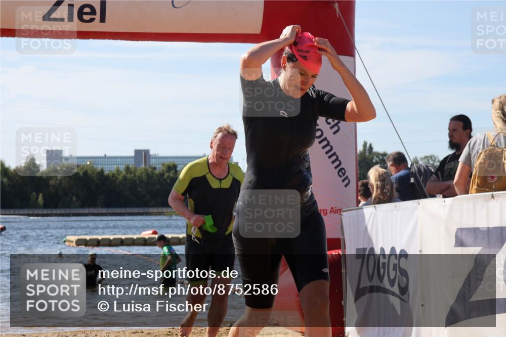 07.09.2025 - 19. Norderstedt Triathlon Luisa Fischer http://msf.ph/oto/8752586 07.09.2025 11:23:20 Schwimmen 703, 807, 857, 1282, 1349 meine-sportfotos.de