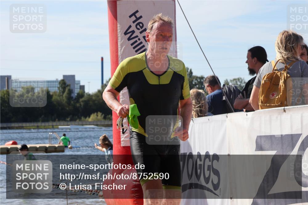 07.09.2025 - 19. Norderstedt Triathlon Luisa Fischer http://msf.ph/oto/8752590 07.09.2025 11:23:21 Schwimmen 703, 807, 857, 1282, 1349 meine-sportfotos.de