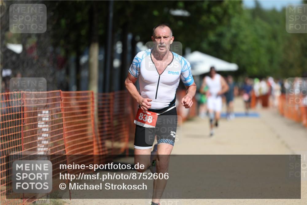 07.09.2025 - 19. Norderstedt Triathlon Michael Strokosch http://msf.ph/oto/8752606 07.09.2025 12:46:32 Laufen 697, 838 meine-sportfotos.de