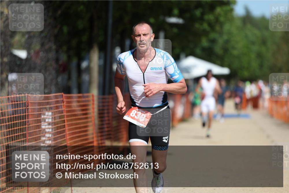 07.09.2025 - 19. Norderstedt Triathlon Michael Strokosch http://msf.ph/oto/8752613 07.09.2025 12:46:32 Laufen 697, 838 meine-sportfotos.de