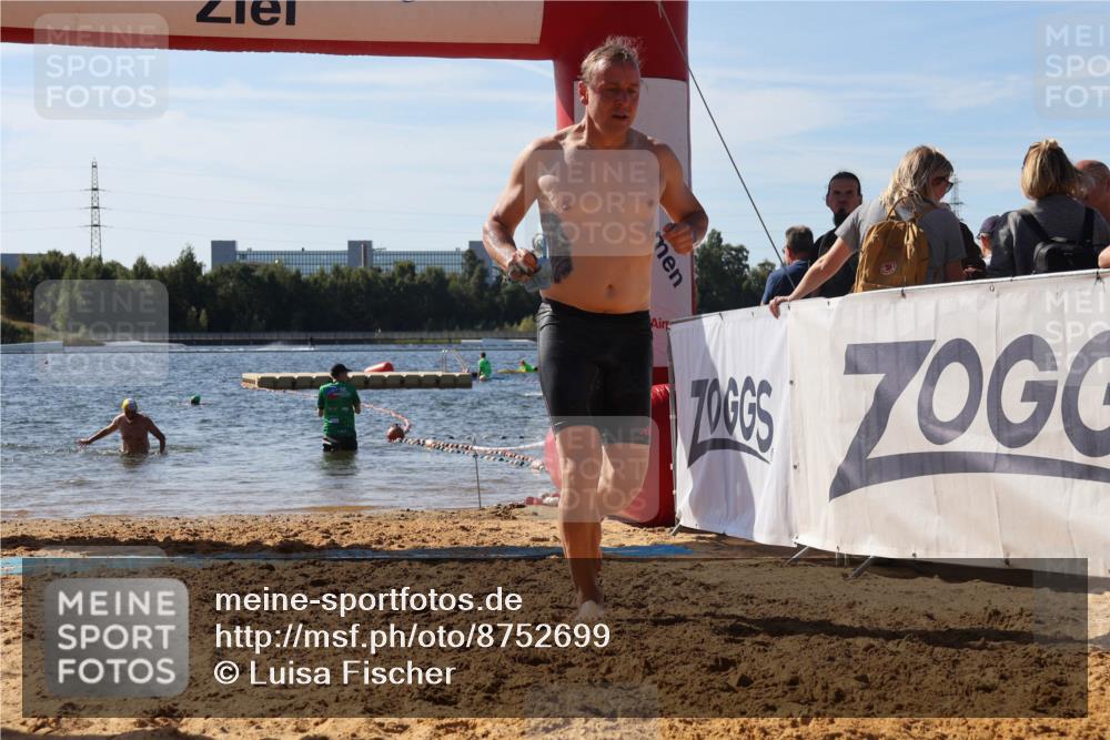07.09.2025 - 19. Norderstedt Triathlon Luisa Fischer http://msf.ph/oto/8752699 07.09.2025 11:24:01 Schwimmen 800, 823 meine-sportfotos.de