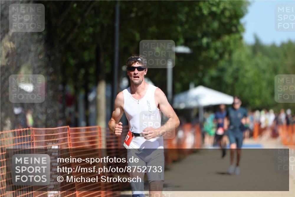 07.09.2025 - 19. Norderstedt Triathlon Michael Strokosch http://msf.ph/oto/8752733 07.09.2025 12:46:39 Laufen 697, 788 meine-sportfotos.de