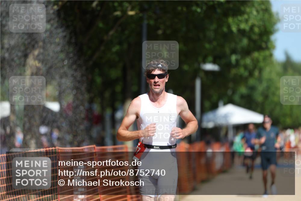 07.09.2025 - 19. Norderstedt Triathlon Michael Strokosch http://msf.ph/oto/8752740 07.09.2025 12:46:39 Laufen 697, 788 meine-sportfotos.de