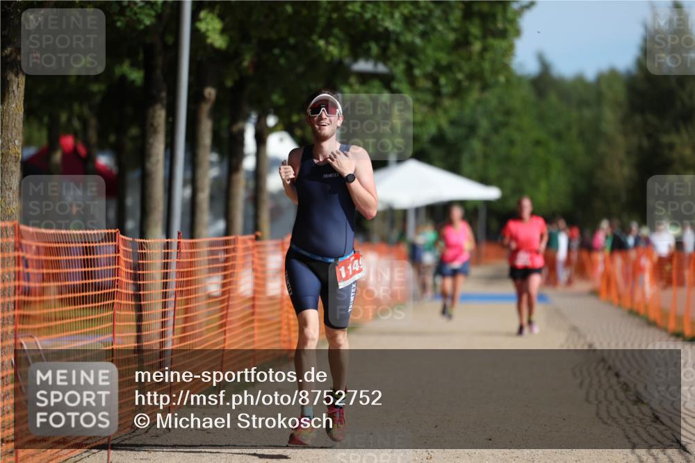 07.09.2025 - 19. Norderstedt Triathlon Michael Strokosch http://msf.ph/oto/8752752 07.09.2025 10:36:59 Laufen 1149 meine-sportfotos.de
